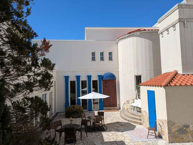 南イタリアを感じる中庭の雰囲気