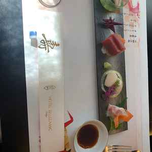 試食のお魚のお造りです。どれも新鮮で、特に最高級ランクの鮪は非常に美味しかったです。