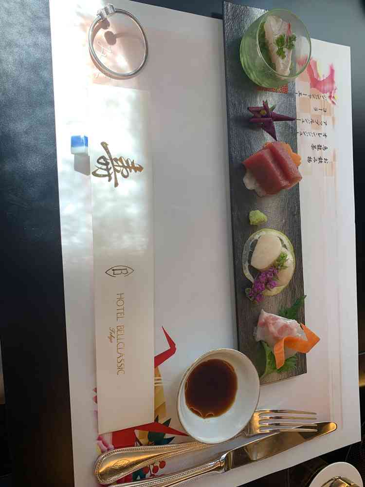 試食のお魚のお造りです。どれも新鮮で、特に最高級ランクの鮪は非常に美味しかったです。