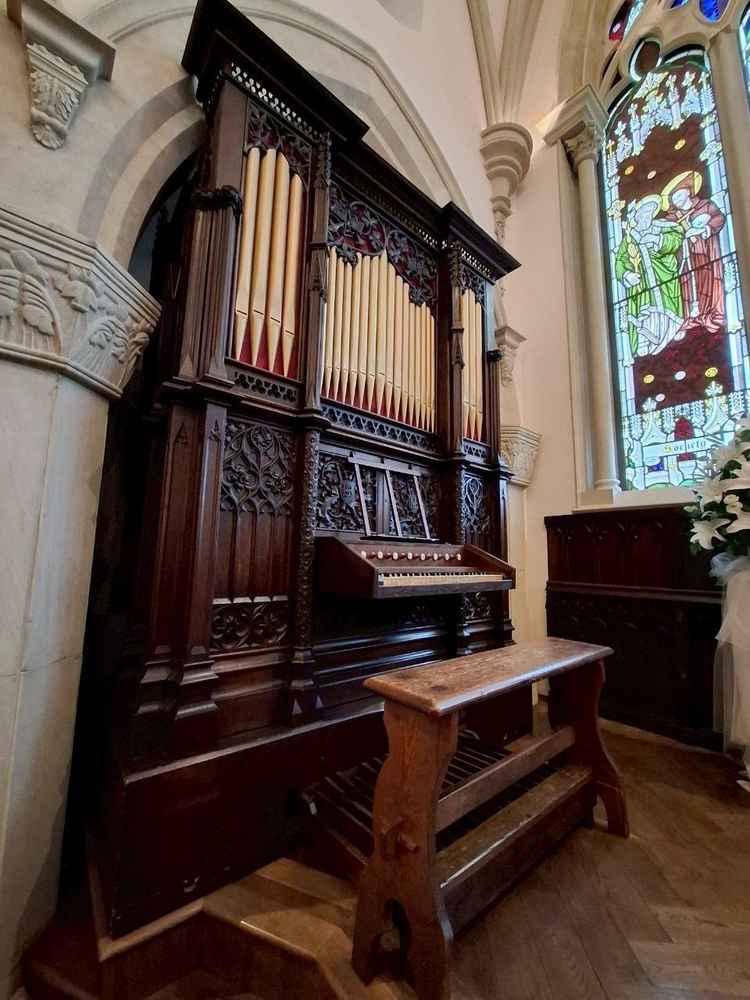 パイプオルガンも海外から輸入したとのこと。