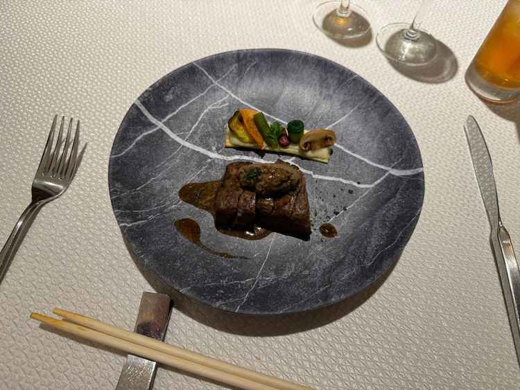 和牛のランプのレア感がとても美味しかったです