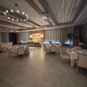 カーテンを閉めるとまた雰囲気が変わり、シーンはよって使い分けできる。