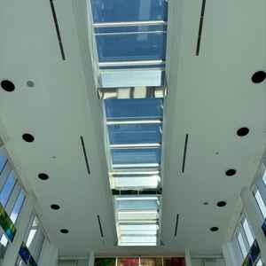 天井に水が流れておりおしゃれ