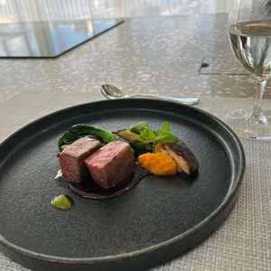 メイン料理の試食。ソースも2種類用意されていてそれぞれの味の比較ができた。