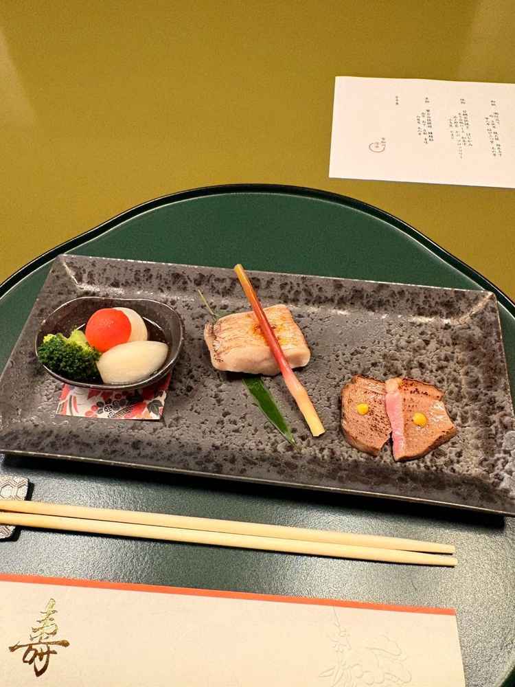 見た目も美しく、素材の味を活かした上品な和食が印象的でした。