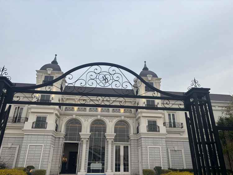 おしゃれな外観。