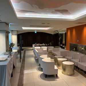 控え室。ここからが貸切空間となっており、広々としていて良かった。