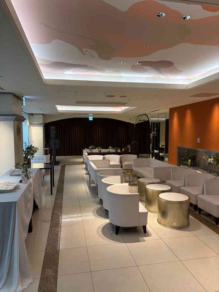 控え室。ここからが貸切空間となっており、広々としていて良かった。