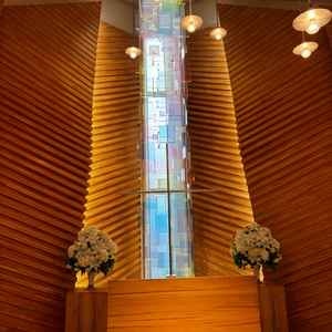 木の温もりのある素敵なチャペルでした。