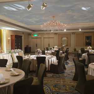 ゲストと距離の近い披露宴会場もありました。ヨーロッパのお家をイメージされているそうです。