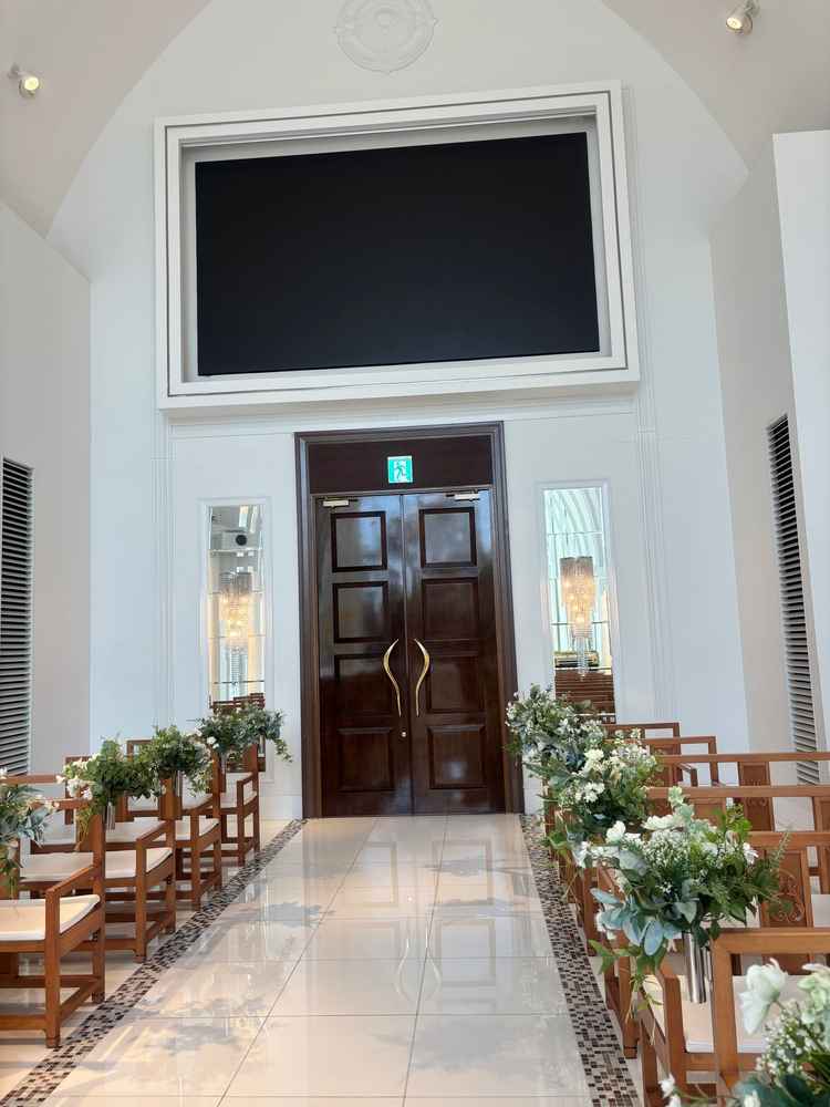 綺麗でオシャレなチャペルです♪モニターも大きく良かったです!!