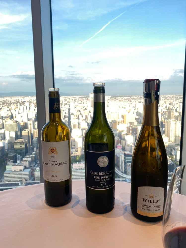 フランスから直輸入のワイン達。仲介業者を挟まないからこその味の保証と価格とのこと。