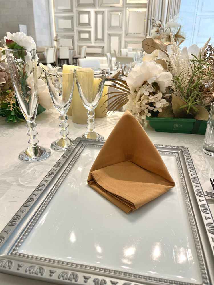 新郎新婦の席に座らせていただきました