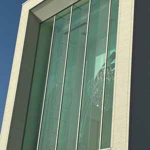 外から見たチャペル、会場敷地に入るとすぐに目に入る圧巻のチャペル。中に入るワクワクが増す演出だと思う