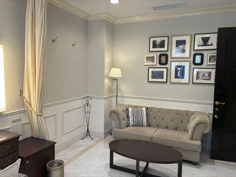 新郎新婦の本番の控え室です。2人で一緒に過ごせるように作られているそうです。