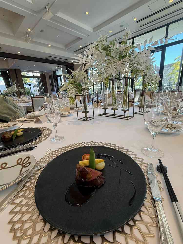 試食でいただいたお肉は柔らかく美味しかったです。窓も大きく、明るくてよかったです。