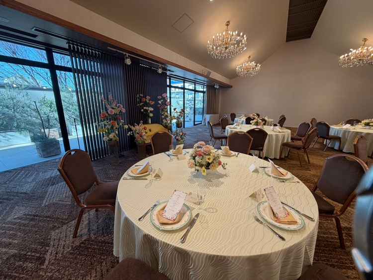 小さい方の会場。70人規模では難しそう。