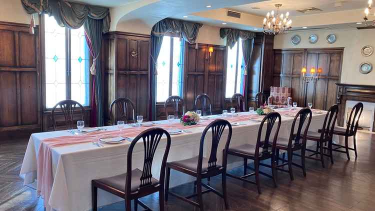 控え室に利用するとこの事でしたが、家具や雰囲気が落ち着いて、アンティーク調で素敵でした。