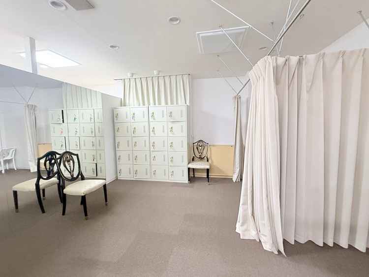 ゲストの支度部屋もあって充実してそうであった。