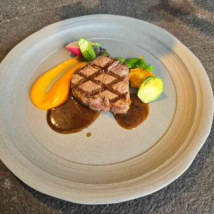 18000円のコース肉料理。