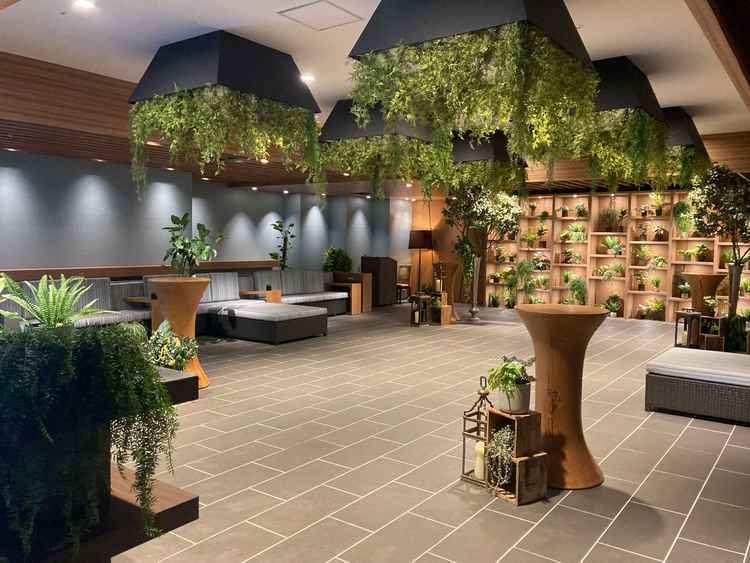 ゲストの待合室は、とても広くリラックスして過ごすことができます。