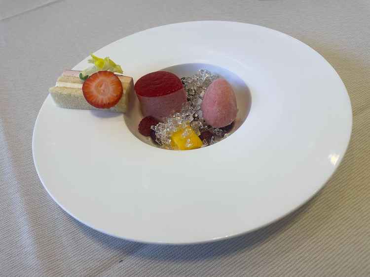 デザートも数種類のっていて、後味もすっきりして食べやすかったです。