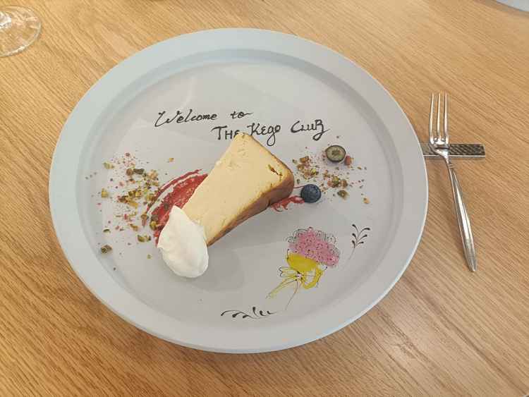 デザートプレートのメッセージやデザインが細部にまで拘ってあり感動した。もちろん味も美味しかった。