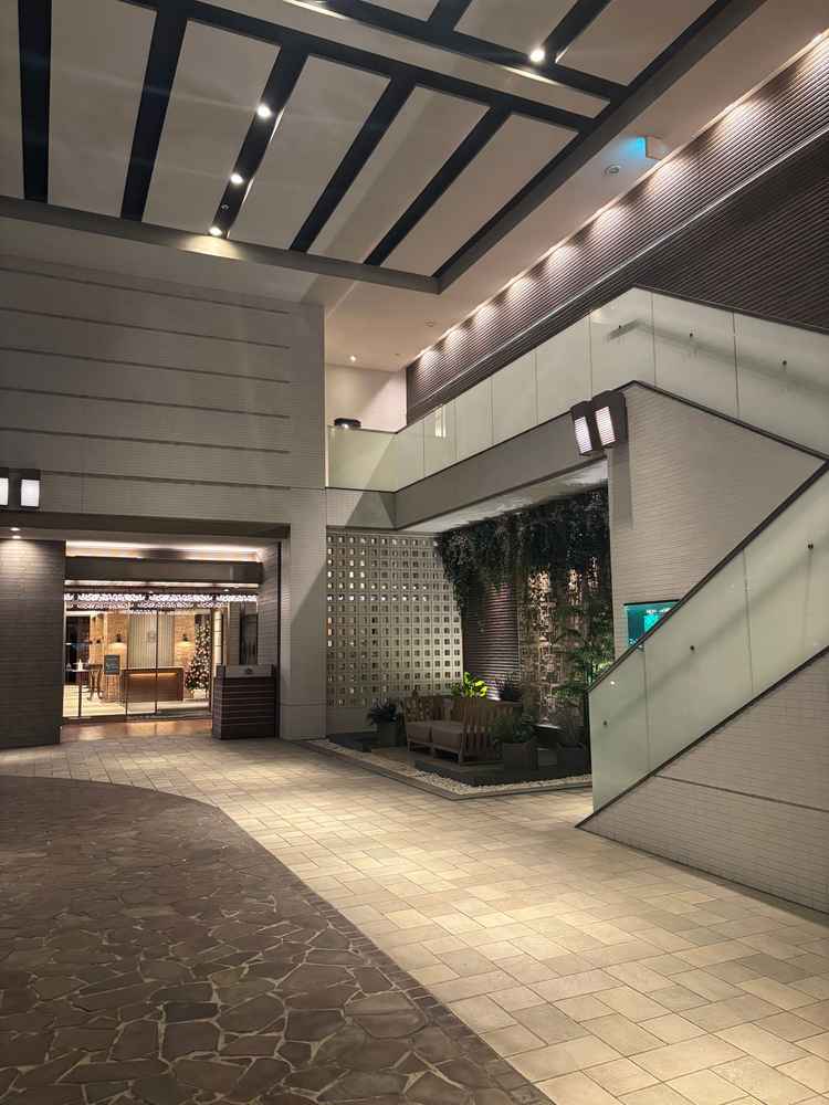 式場の入り口の外観。ここからゲストや主役が来場する。