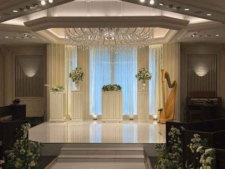 チャペル見学。実際に見てみて思ったよりも広く写真も撮りやすそうだった。