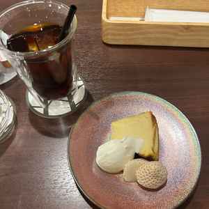 チーズケーキが何より美味しかった。試食も全部美味しかったです。