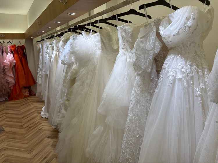 併設されているドレスサロン