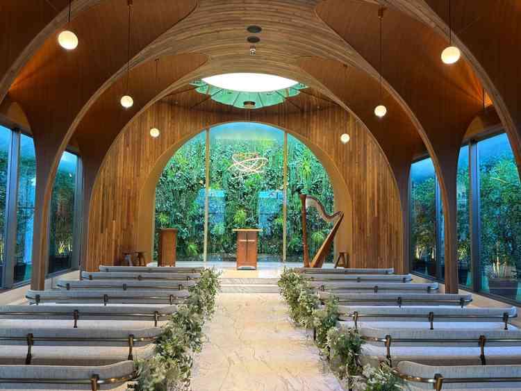 リニューアルしたてのチャペル。写真より実物の方が魅力的に感じました。