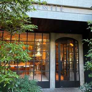 デザインの参考にと、付属のレストラン。