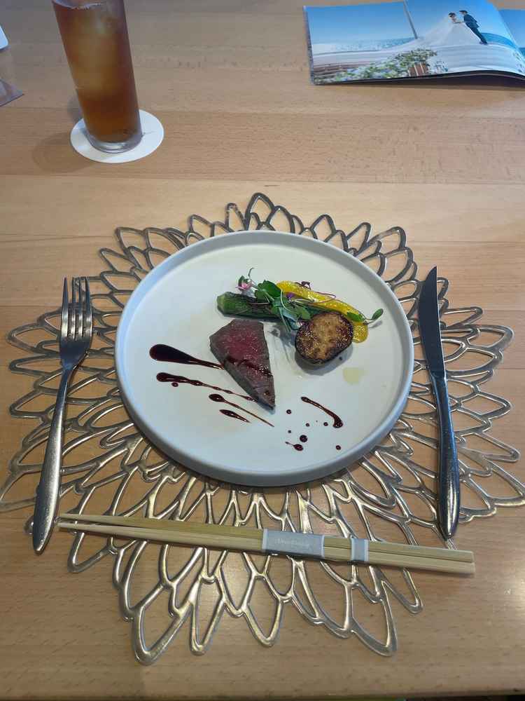 とてもおいしかったです。お野菜、彩り、お肉の柔らかさ、式で食べてもらうことイメージしやすかったです。