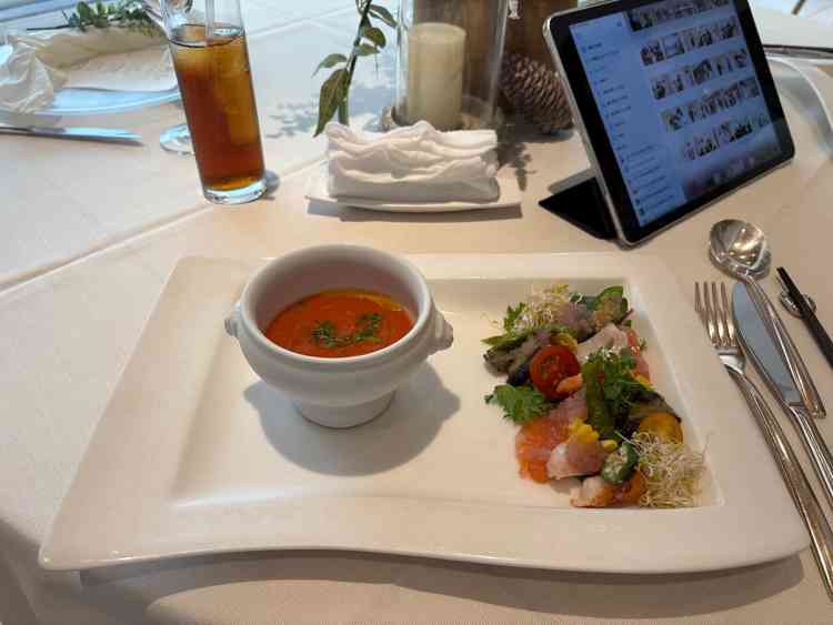 お料理は季節によって変わりますが、私たちはおいしかったです！プランも3つあるので選べると思います。