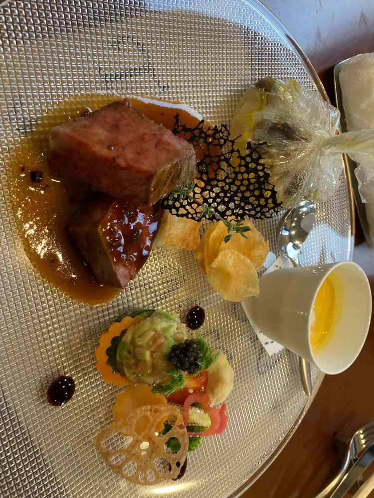 料理全て美味しかったが、特にお肉が最高！信頼出来るお料理でした。