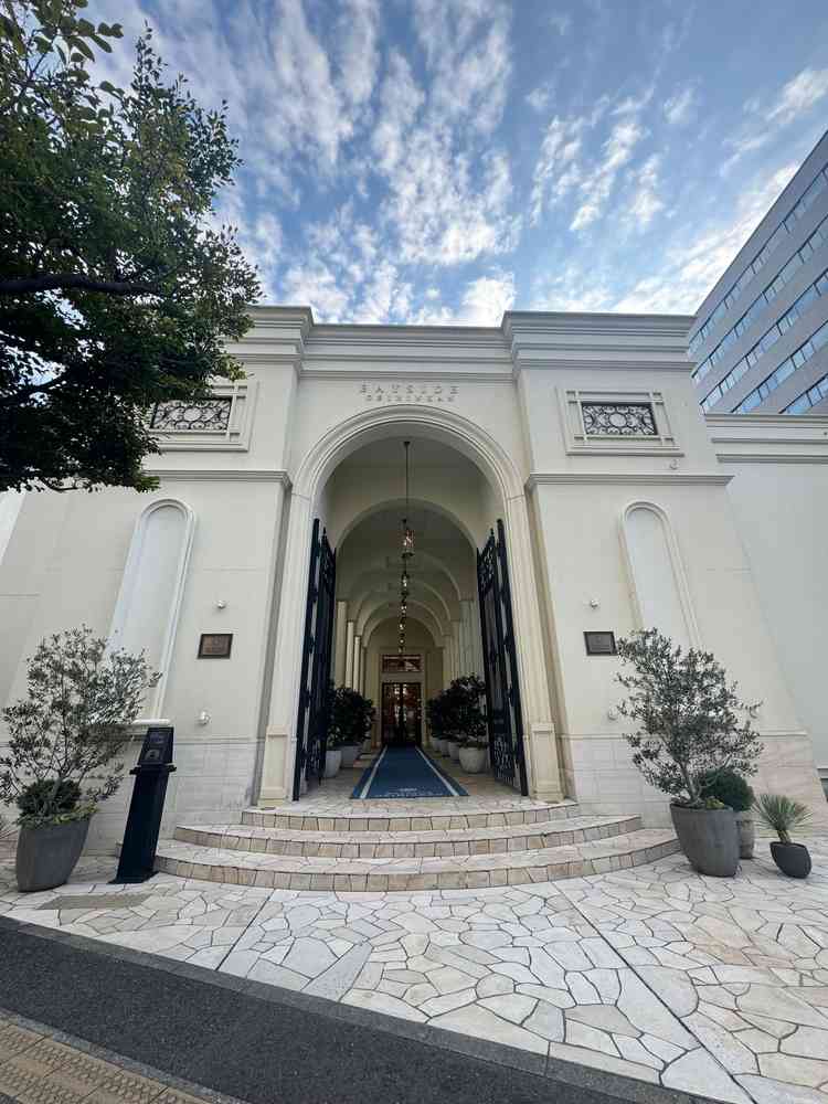 門構えが綺麗なのと、受付までの道に写真を置けると聞いてとても魅力に感じました。