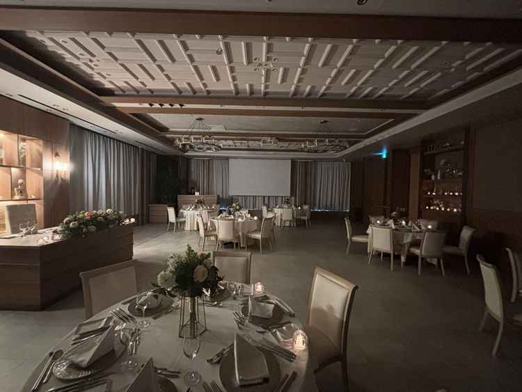 ライトダウンするとロウソクの雰囲気がいい