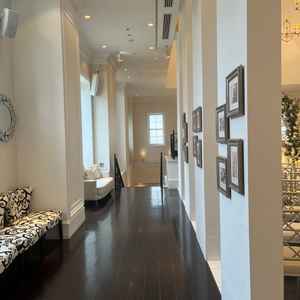 チャペル脇のスペース。写真を飾れるそう。