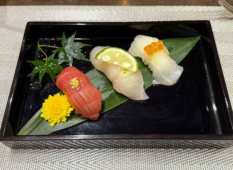 試食会のお寿司。和食が出てくるのは珍しいし、クオリティが高くとてもおいしかったです。