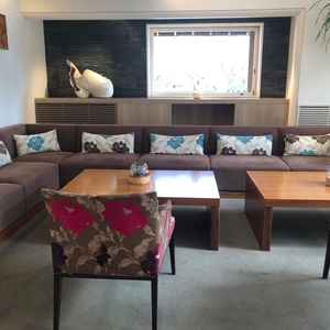 友人の控室。開放感あるホテルライクな設えで、当日はゆったり過ごしてもらえそうな雰囲気でした。