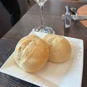 パン。バター無しなのが残念