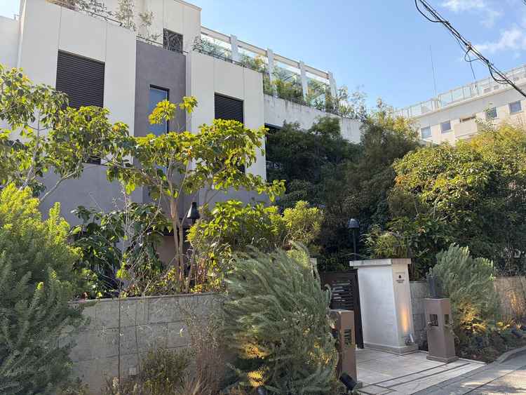 建物外観。貸切感を感じることができる。