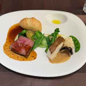 シェフがかなりこだわりのある方のようで、お魚の焼き加減も最高でしたし、全ての味付けがさすがでした