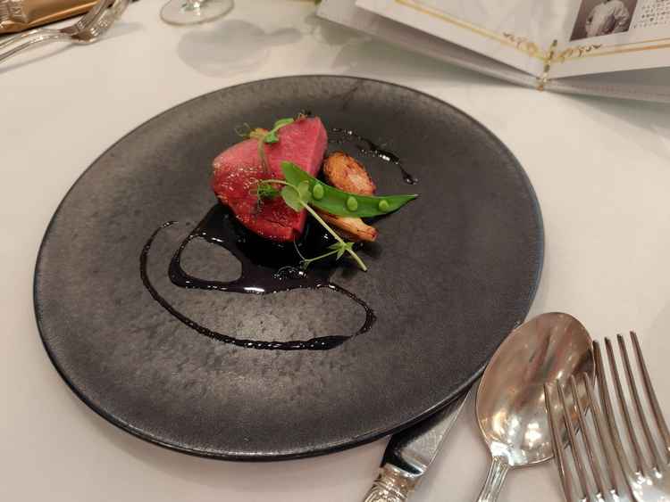 試食の肉料理