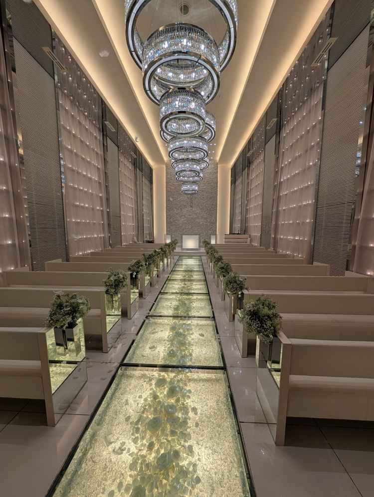 実物は写真以上に華やかで、フェザーを用いた演出など、他とは違う点も多く印象的でした