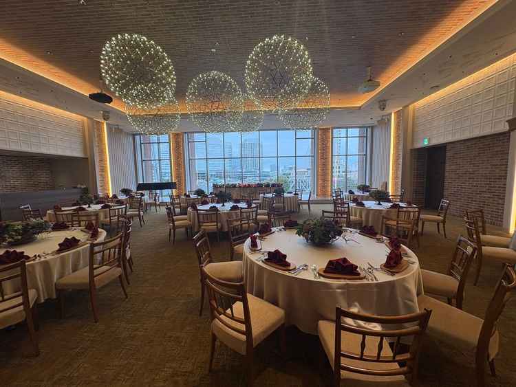 披露宴場　THE BARN