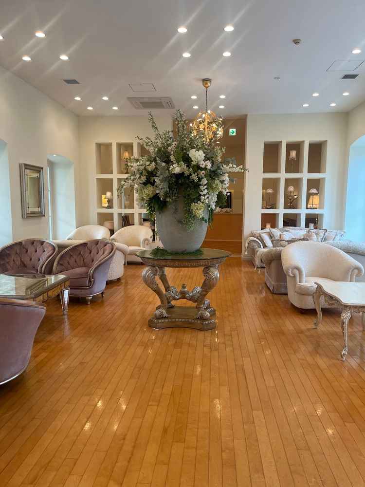 ゲストの待ち合い室はとても雰囲気がよかったです。アンティーク調な椅子もとても可愛かったです。