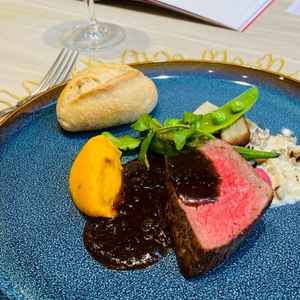 お料理も彩りが美しく、お肉がとても柔らかくておいしかったです。