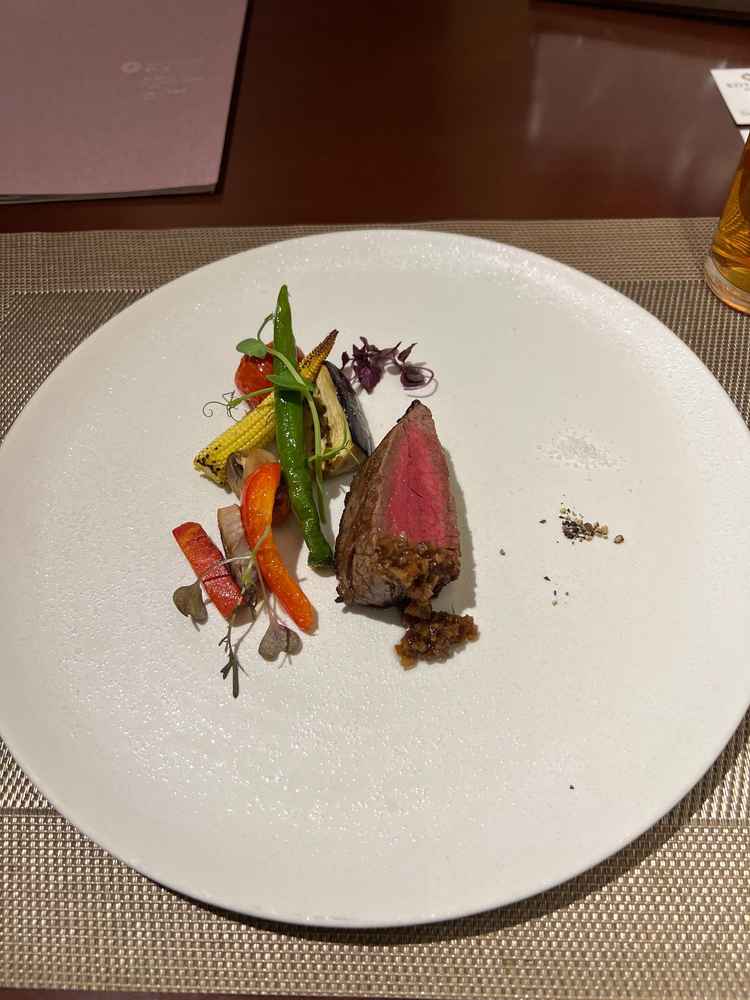 試食で頂いたメインのお肉。とっても美味しかったです。